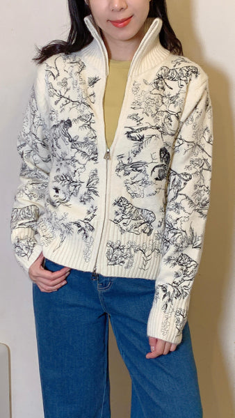 Embroidery on white mid-collar zippered jacket