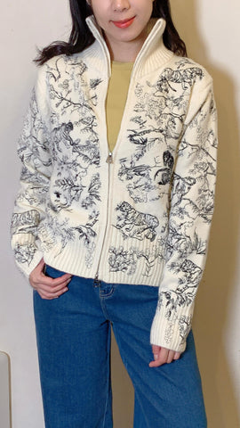 Embroidery on white mid-collar zippered jacket