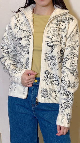 Embroidery on white mid-collar zippered jacket