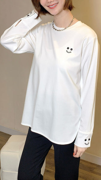 Ultra soft side slit white cotton tee with smiley motif on sleeves